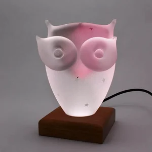 Skleněná dekorativní sova s LED podsvícením