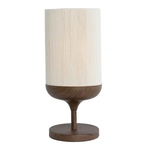 Stolní lampa Dania s textilním stínidlem