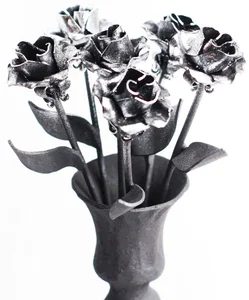 Střední keltské růže z kovu – sada 6 kusů