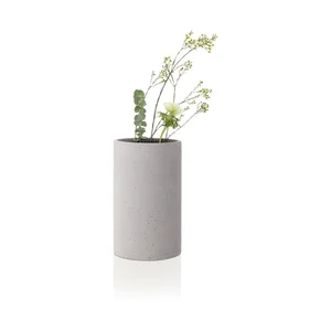 Světle šedá váza Blomus Bouquet 20 cm