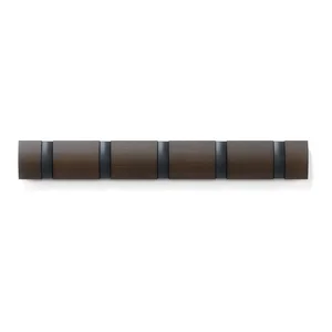Tmavě hnědý nástěnný věšák Flip od Umbra