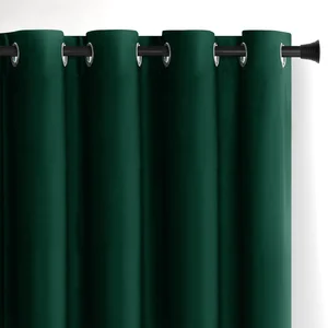 Tmavě zelený sametový dimout závěs 140×245 cm s kovovými očky – Restilo