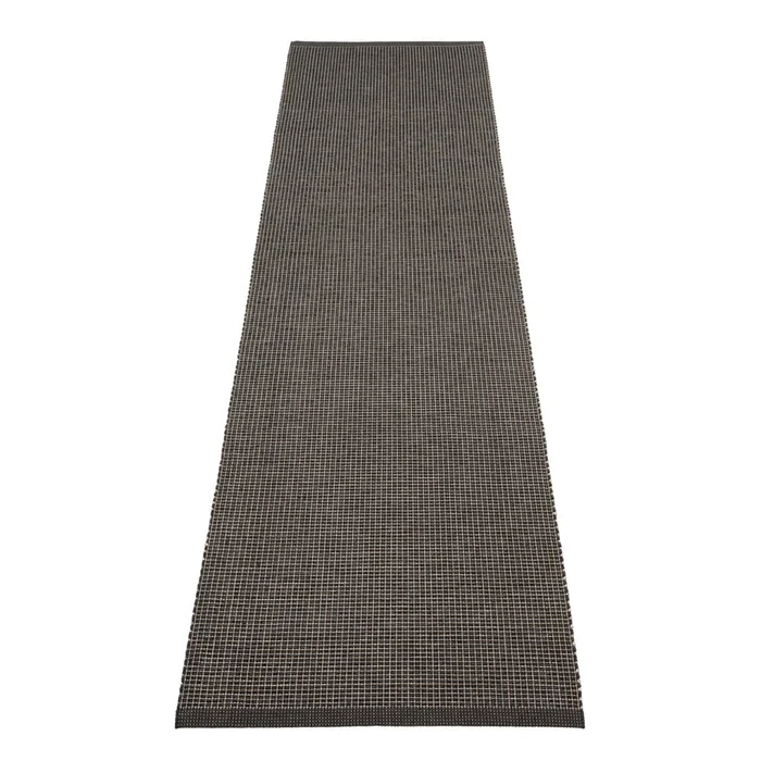 Antracitový vnitřní a venkovní běhoun Emm Black Linen 70x300 cm