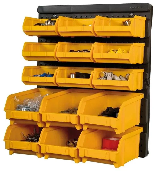 Černá nástěnná organizační stěna s 15 plastovými boxy