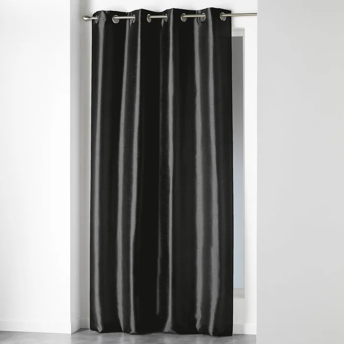 Černý mikrosaténový závěs 140x240 cm Shana