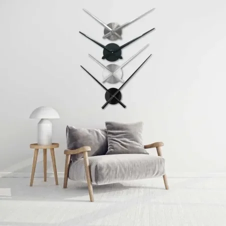 Designové kovové nástěnné hodiny
