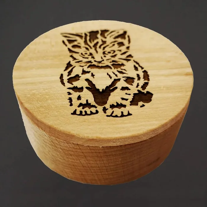 Dřevěná kulatá krabička Kočka 8 cm
