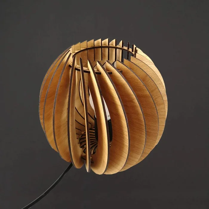 Dřevěná kulatá stolní lampička 22 cm