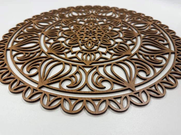 Dřevěná mandala Blahobyt 40 cm