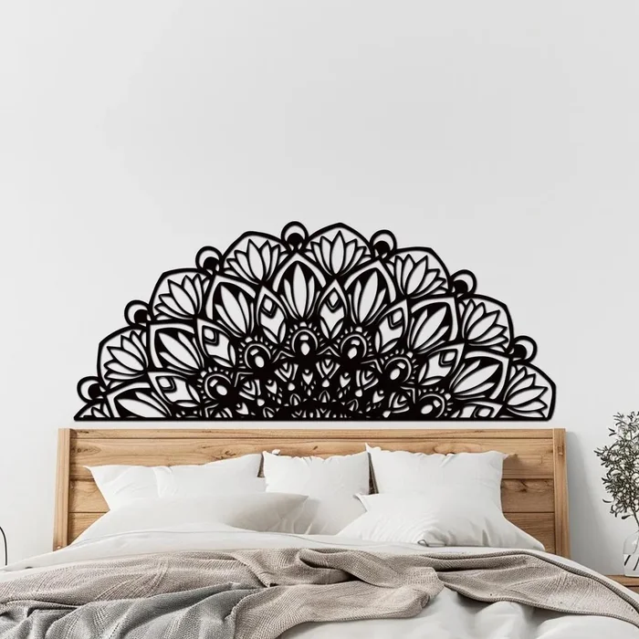 Dřevěná mandala ŽIVOST 90x38 cm černá