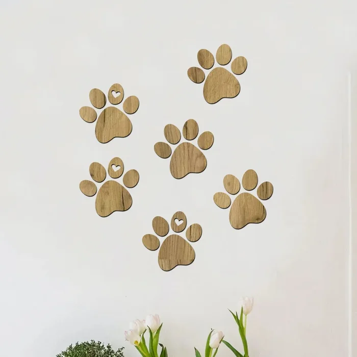 Dřevěná samolepka psí tlapky Zlatá dubová