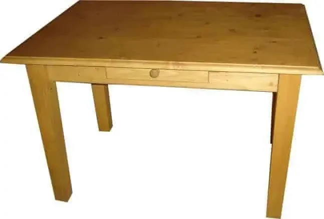 Dřevěný jídelní stůl