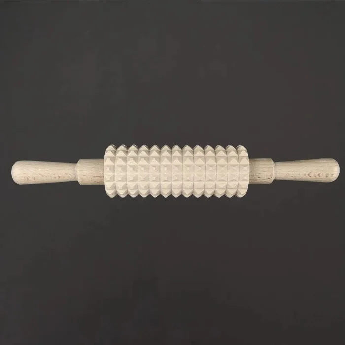 Dřevěný masážní váleček 28 cm