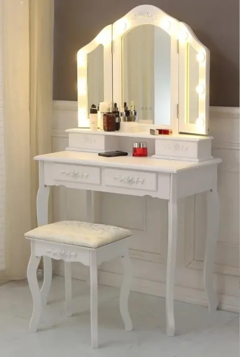 Elegantní toaletní stolek s LED osvětlením a dárečkem