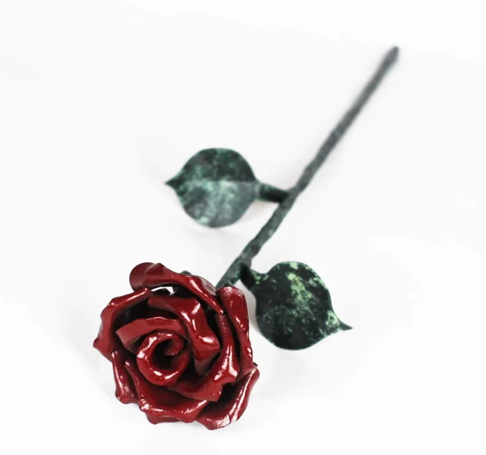 Exkluzivní Kytice Ručně Kovaných Radotínských Růží - Vínové - 3