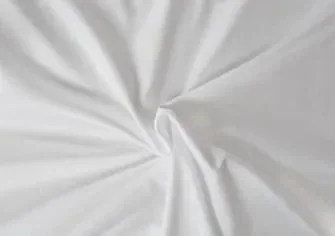 Jednolůžkové bavlněné prostěradlo Atlas hladké 140x240 cm bílé