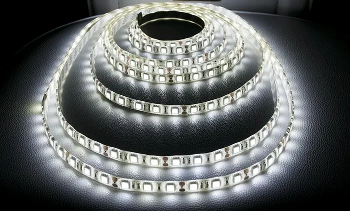 LED pásek SMD 5050 5m IP65 studená bílá