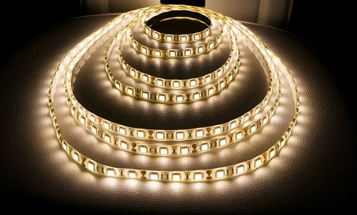 LED pásek SMD 5050 5m teplá bílá