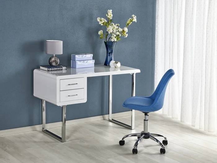 MOTI – minimalistický psací stůl, bílý lesk se stříbrnými detaily