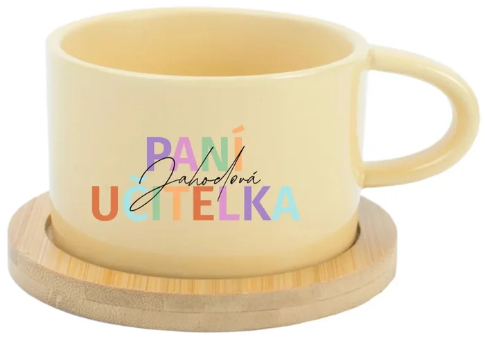 Personalizovaný keramický hrníček s bambusovým podtáckem