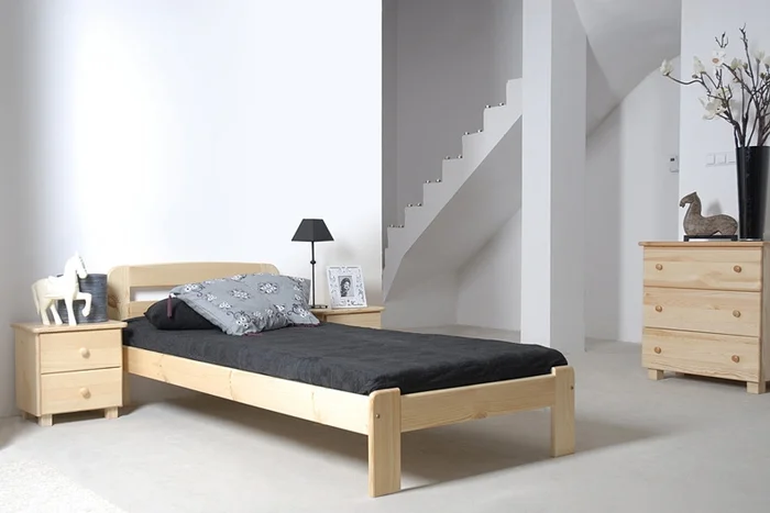 Postel STETSON 90x200 cm z masivu borovice se lamelovým roštem