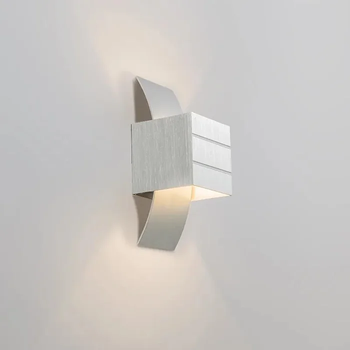 Sada moderních nástěnných lamp Amy v hliníkovém designu