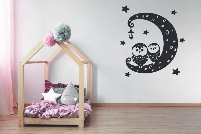 Samolepka na zeď Sovy a měsíc 55x60 cm růžová