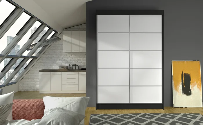 Šatní skříň LAUCO IV černá/bílá