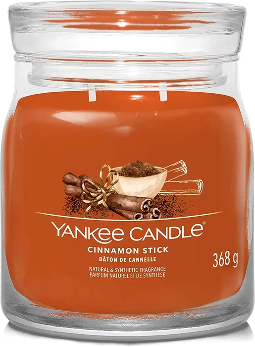 Střední Vonná Svíčka Yankee Candle Signature ve Skle - Cinnamon Stick 368g