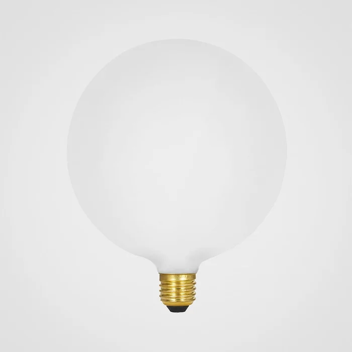 Teplá stmívatelná LED žárovka E27 Sphere 8W