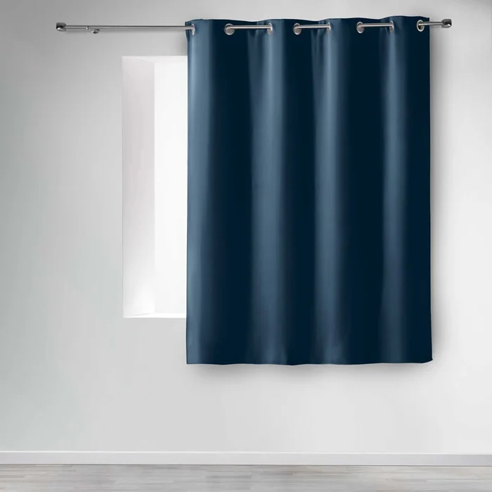Tmavě modrý zatemňovací závěs 135x180 cm