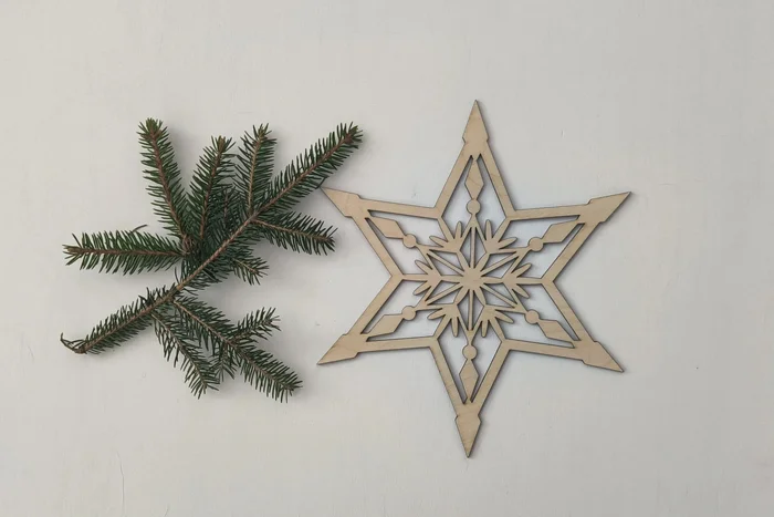 Vánoční dřevěná dekorace na zeď - hvězda 48x55cm