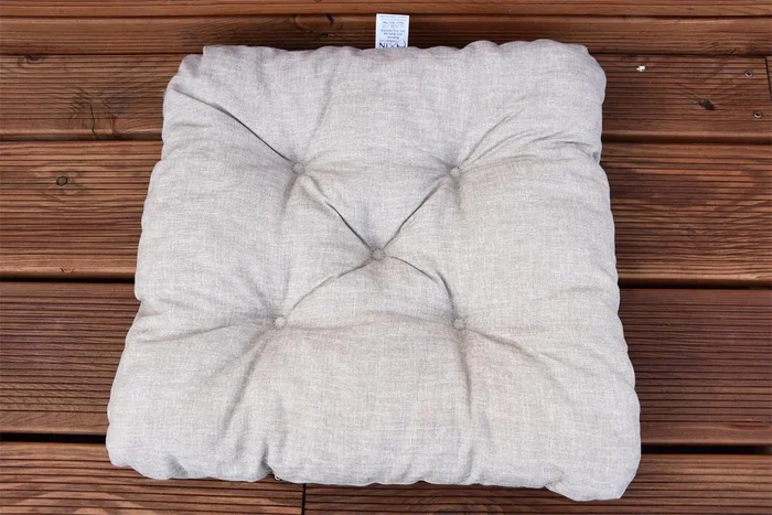 Vingo Běhoun na židli, melír béžový 42x42 cm