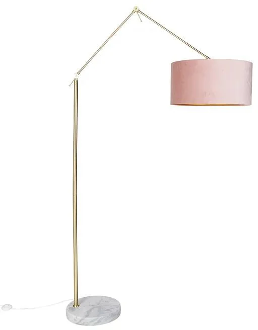 Zlatá stojací lampa s růžovým sametovým stínidlem